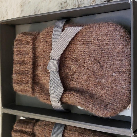 New In Box Restoration Hardware Mini Cashmere Warmers - Picture 3 of 4